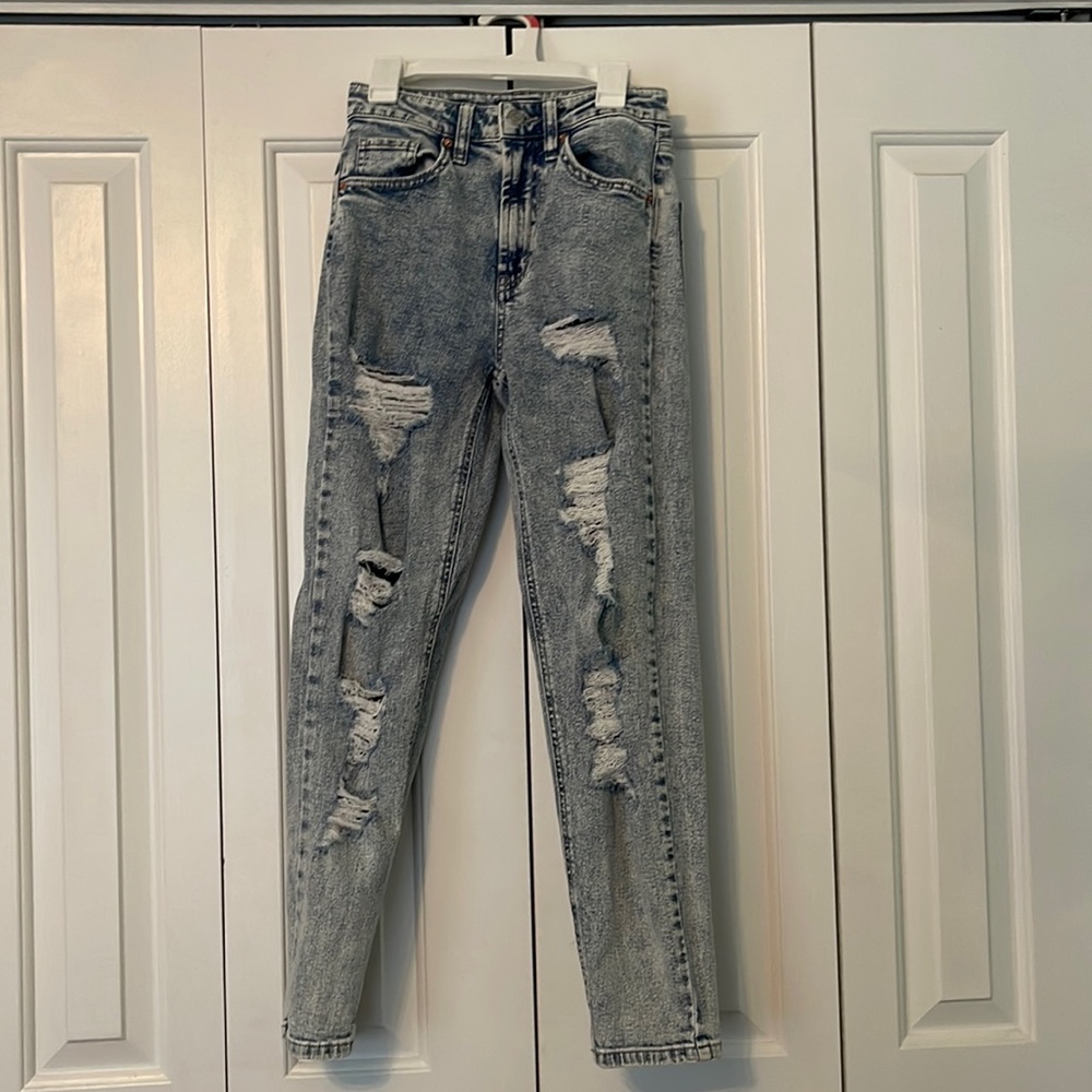 Size 00, Light Wash, Ripped Wild Fable Jeans